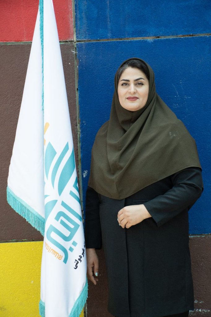 آموزگار پیش دبستانی و دبستان نورامیر (ع)