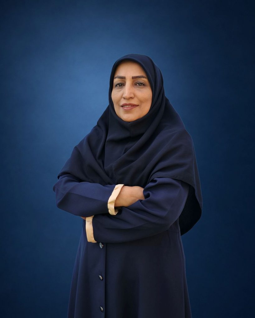 آموزگار تخصصی پایه پنجم و ششم دبستان نورامیر اصفهان