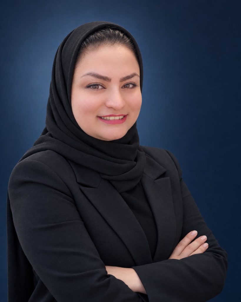 فرزانه زارع مدیر پیش دبستان و دبستان پسرانه نورامیر اصفهان