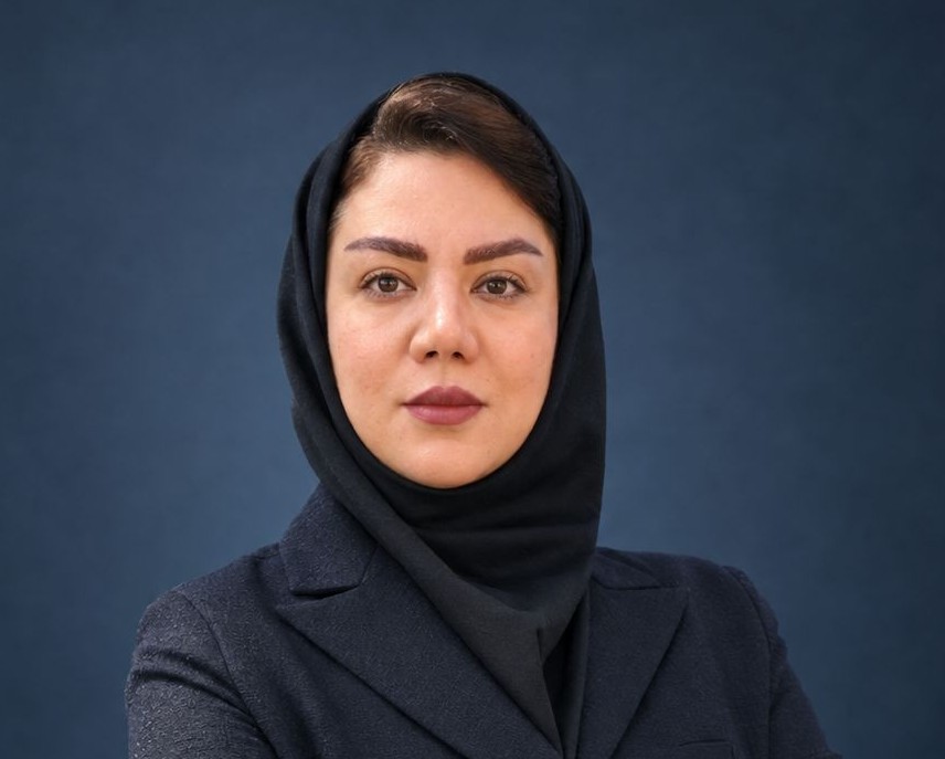 عکس خانم شیما مهدی پور آموزگار پایه دوم مدرسه نورامیر
